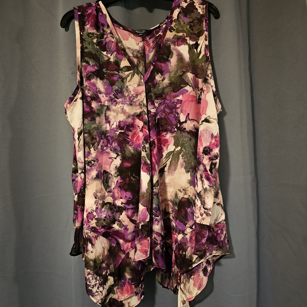 Simply Vera Wang sleeveless Blouse